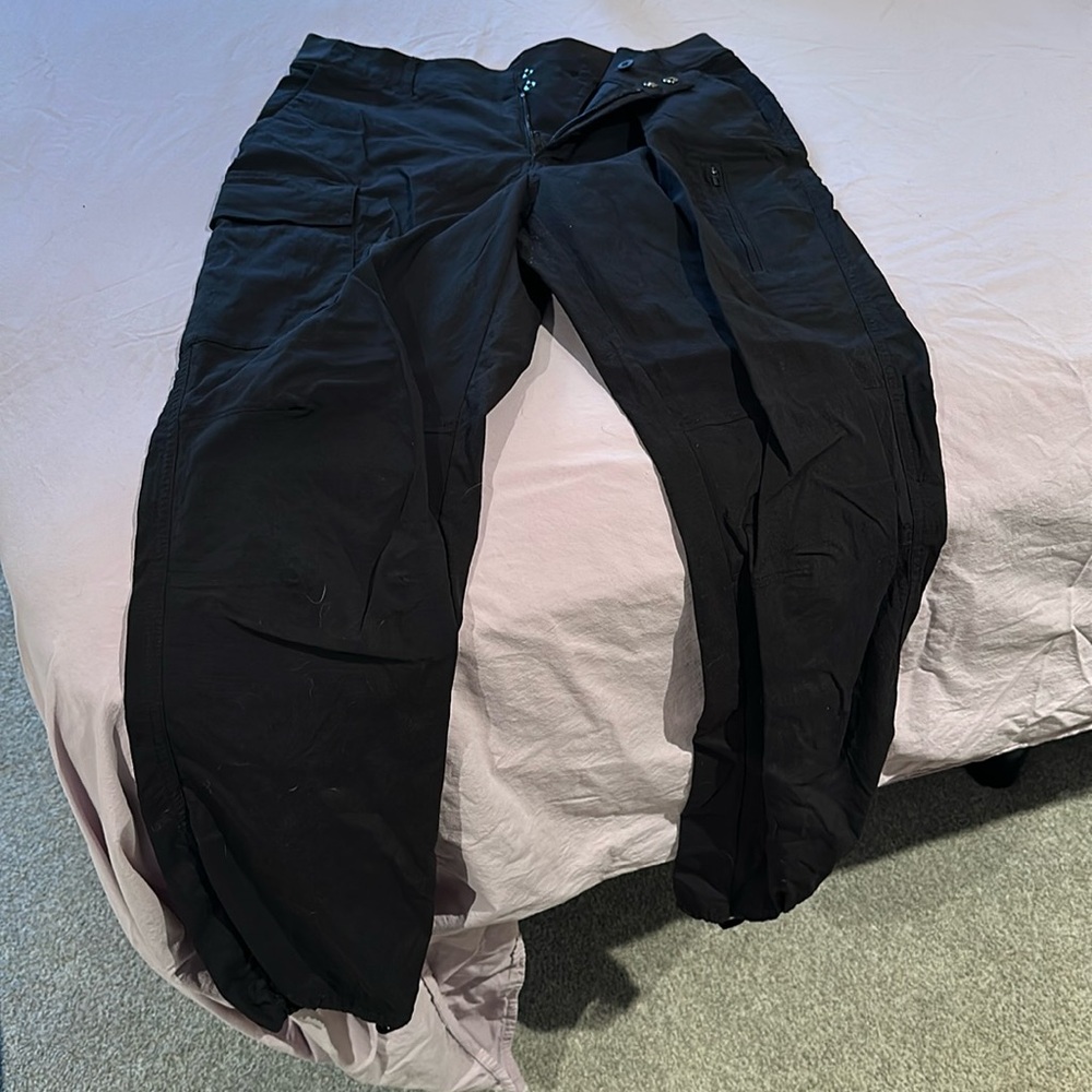Athleta Trekkie cargo pants